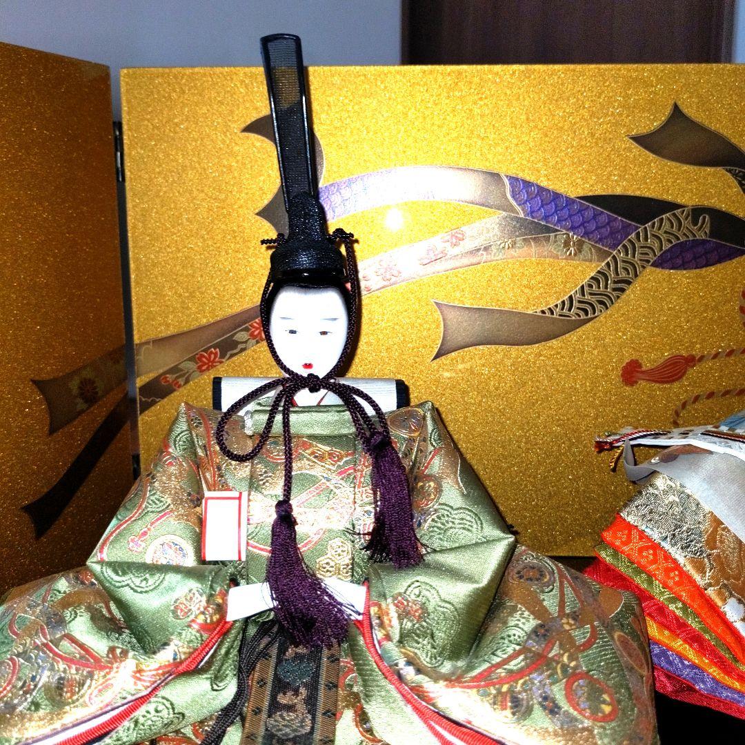 美品　桂由美　伝統的な雛人形 金色の屏風付き　ブランド　ひな人形　高級品