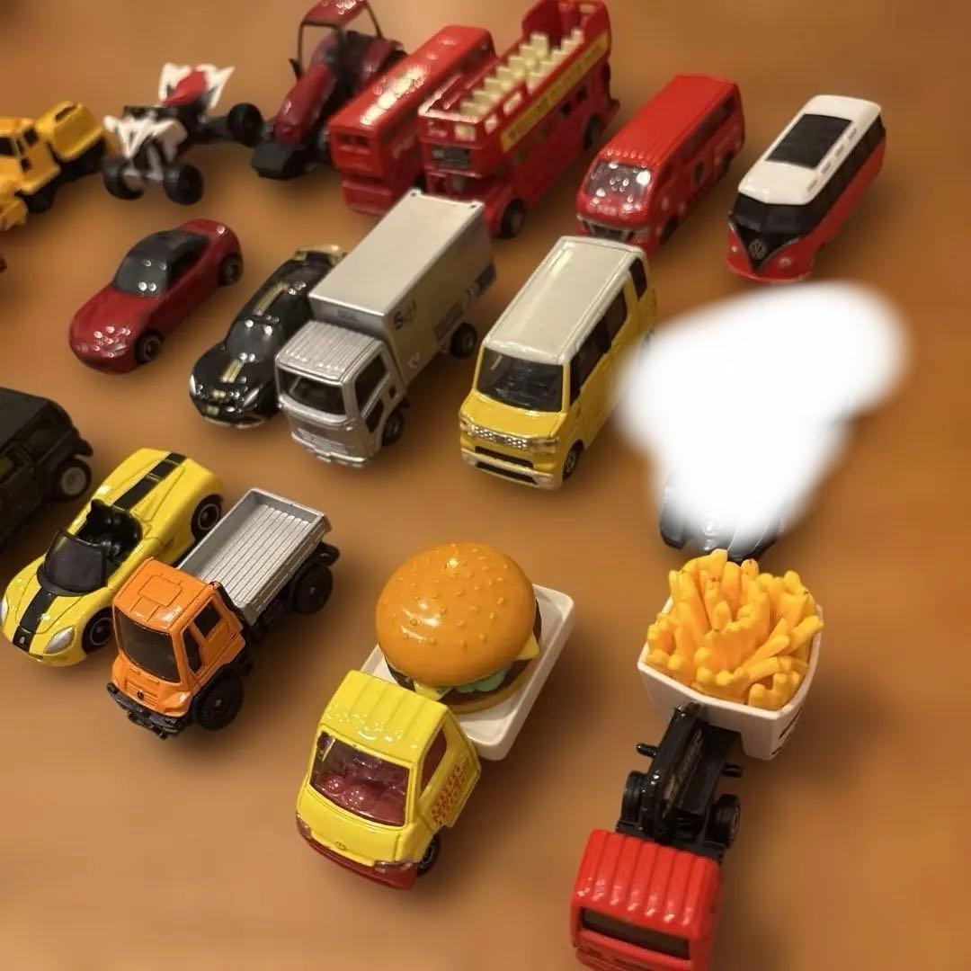 トミカ ミニカーセット 多様なデザイン 19台まとめてセット - メルカリ
