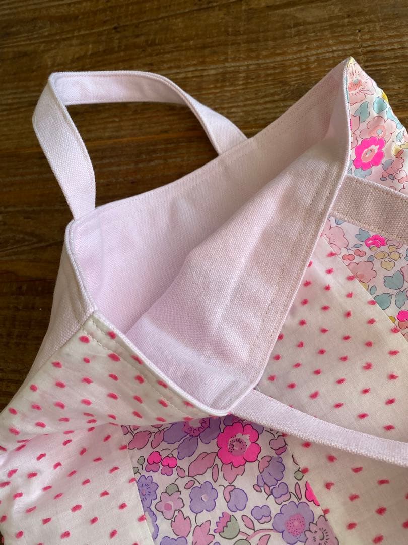 ベッツィ✖︎ドットミニヨンのカバン♡ピンクガーベラ - メルカリ
