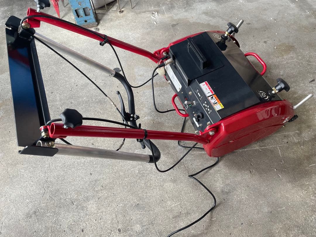 【値下げしました】バロネス　コード付自走式電動芝刈り機 LMB12