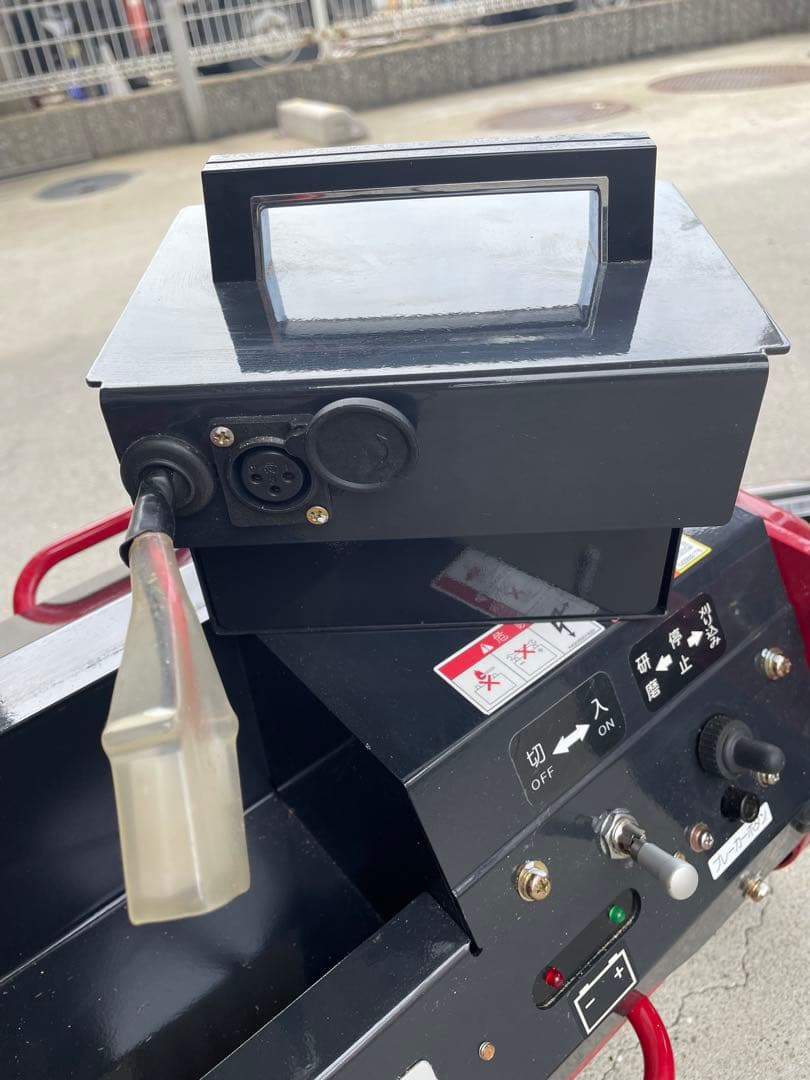 【値下げしました】バロネス　コード付自走式電動芝刈り機 LMB12