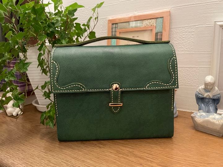 【手縫】本革ハンドメイド受注見本　キリスト新改訳聖書カバー／ブックカバー