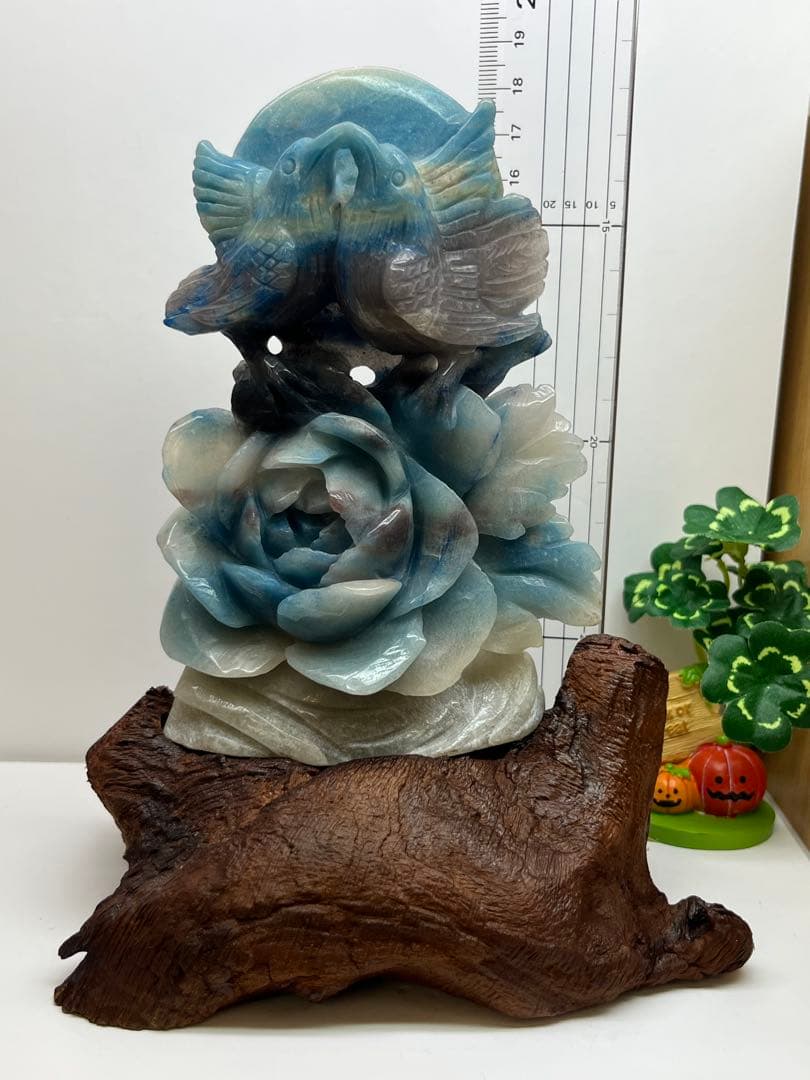 天然石　トロレアイト　カービング　鳥と薔薇　彫刻　台座付きNo.1253