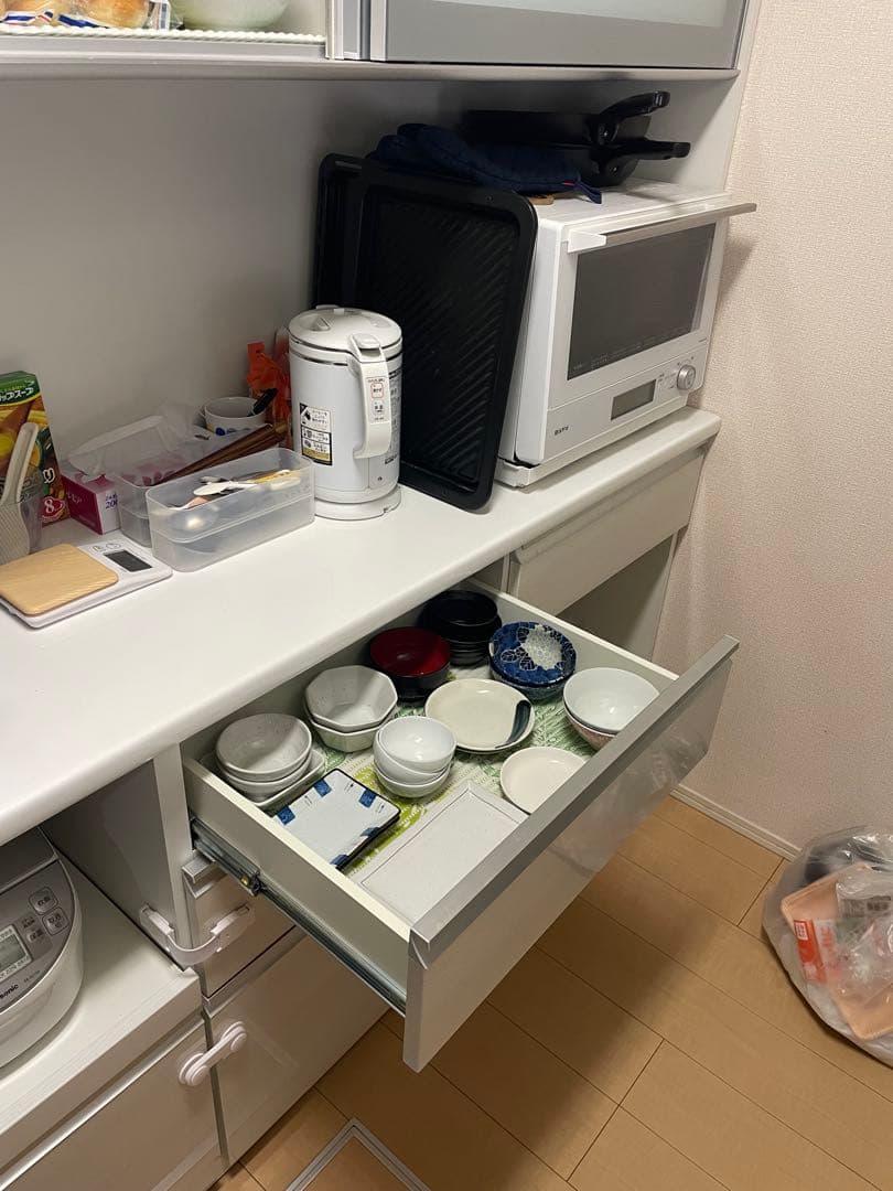 カップボード　キッチンボード　食器棚