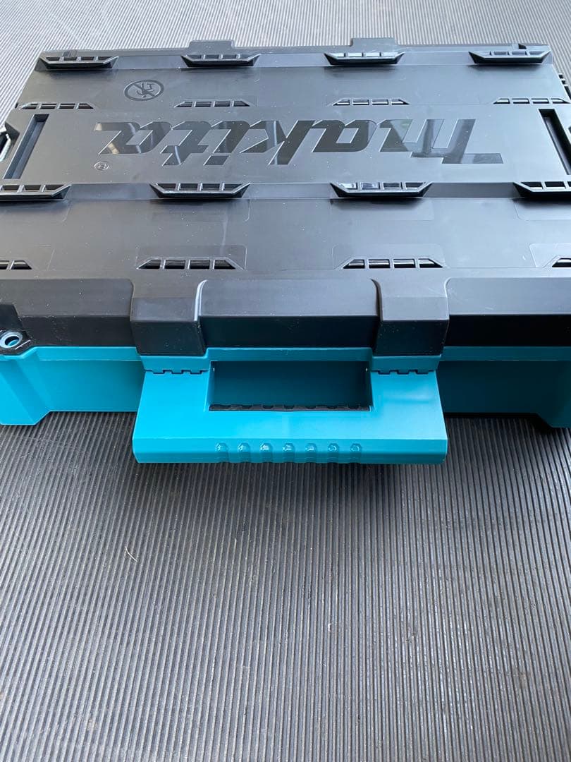 マキタ マックトラックMedium Tool Box 日本未発売 - メルカリ