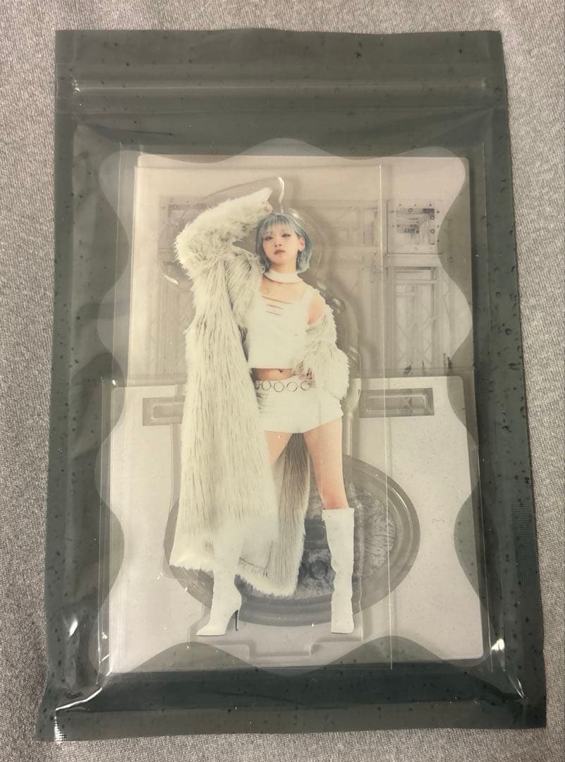 ジス アクリルスタンド HANA NONSTOP - メルカリ