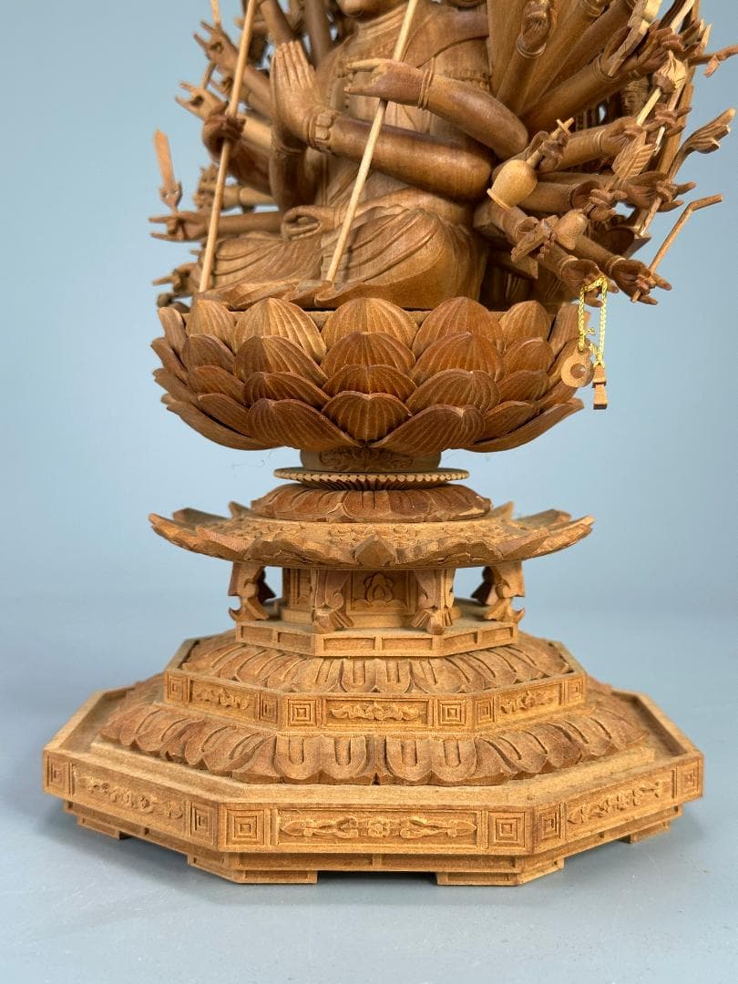 仏教美術　相国大龍　有馬頼底　白檀　細密木彫　千手観音像　共箱付　証明書付　美品