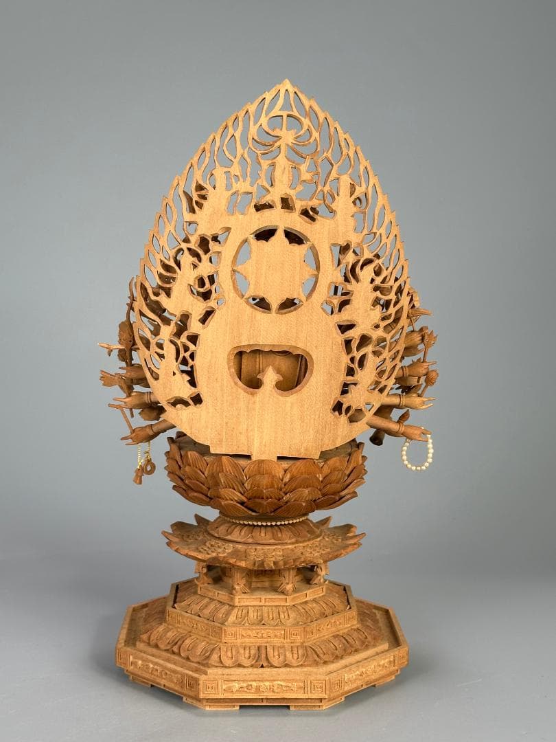 仏教美術　相国大龍　有馬頼底　白檀　細密木彫　千手観音像　共箱付　証明書付　美品