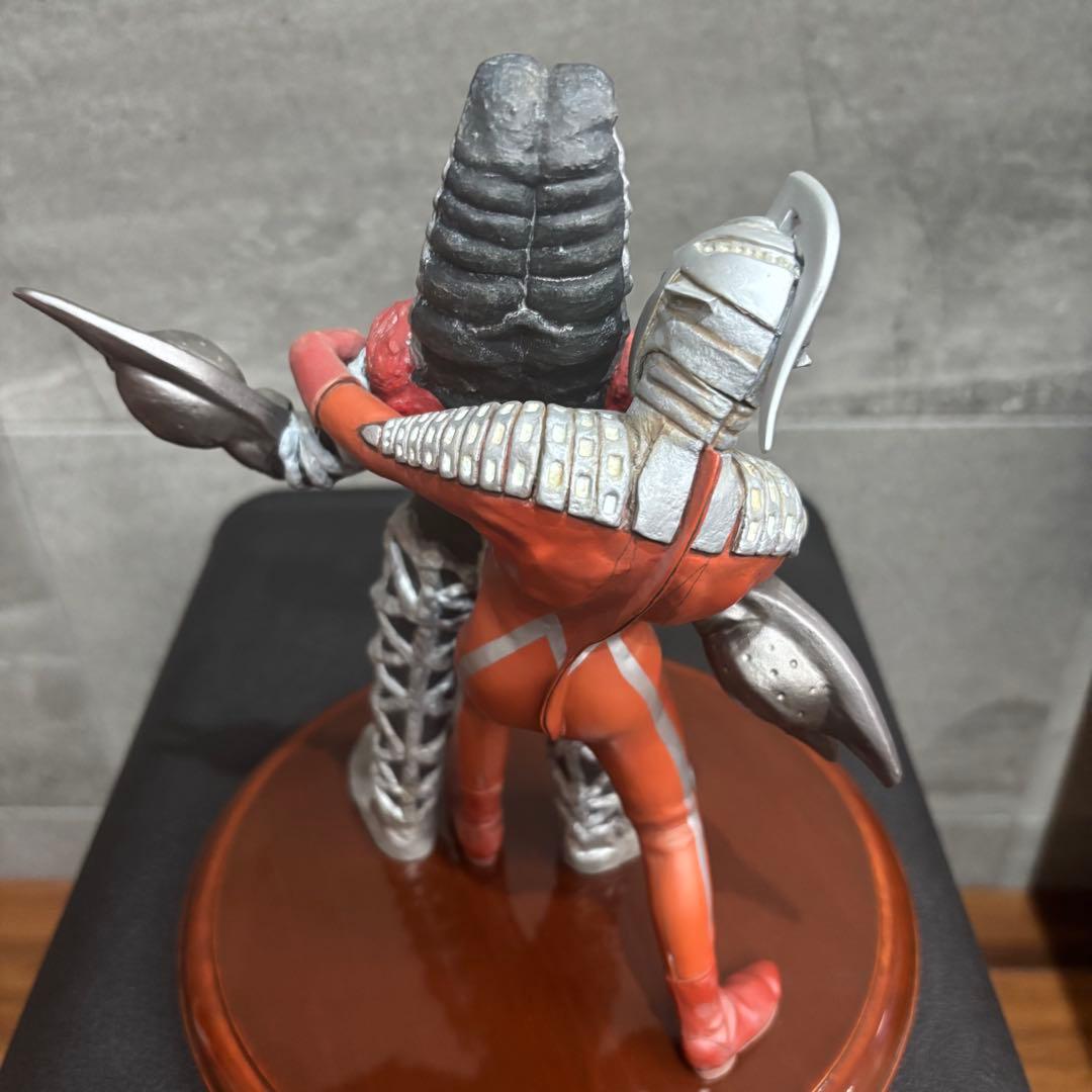 超希少 究極完成品 ウルトラセブン対ゴドラ星人 オーバーグラウンド製