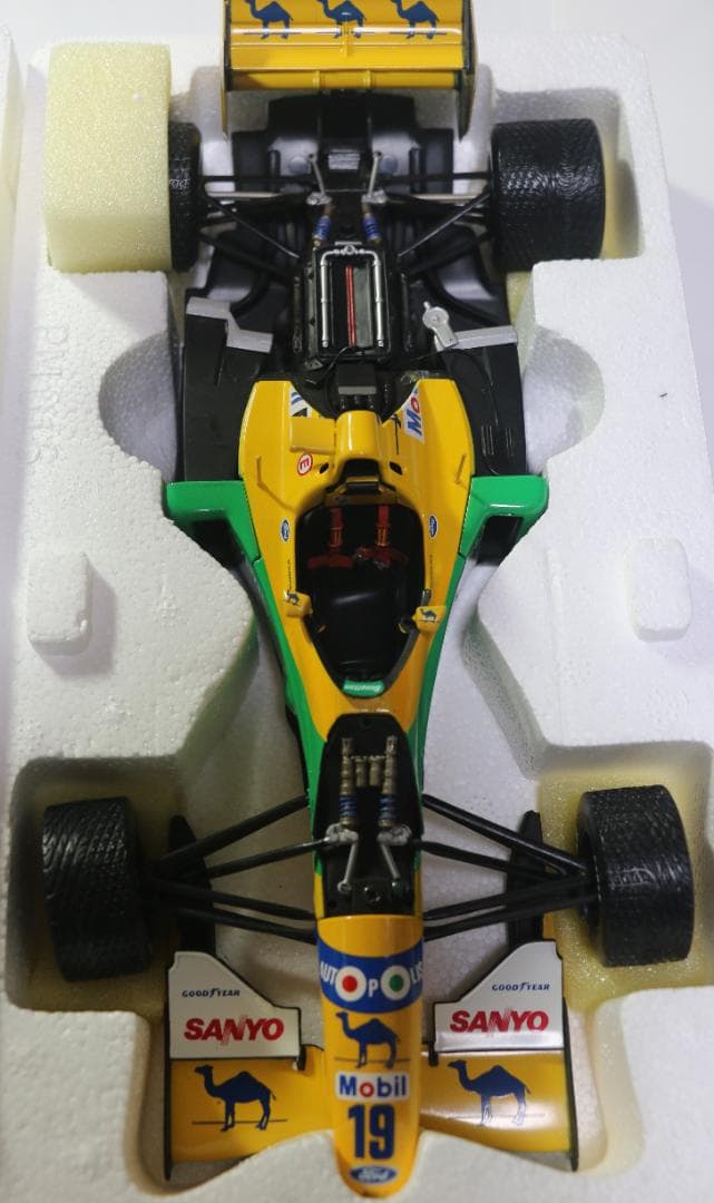 貴重ビックスケール1／18 ベネトン・フォードB192 シューマッハ