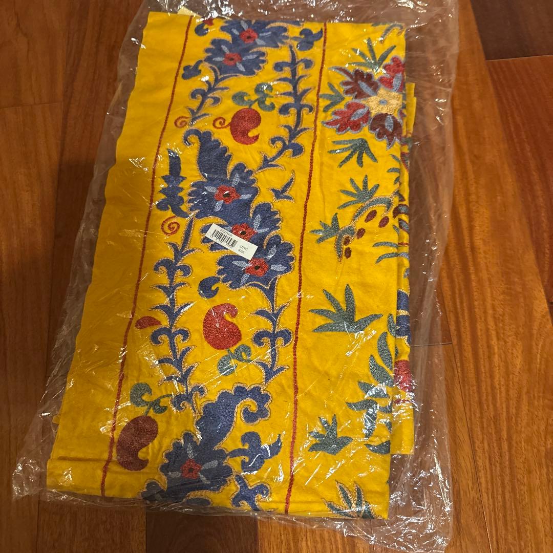 新品　スザニ　花柄刺繍の黄色