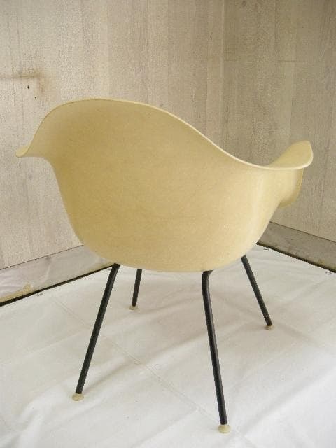 イームズ 　アームシェル　・　ビックマウント　ローベース