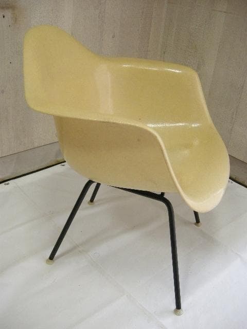 イームズ 　アームシェル　・　ビックマウント　ローベース
