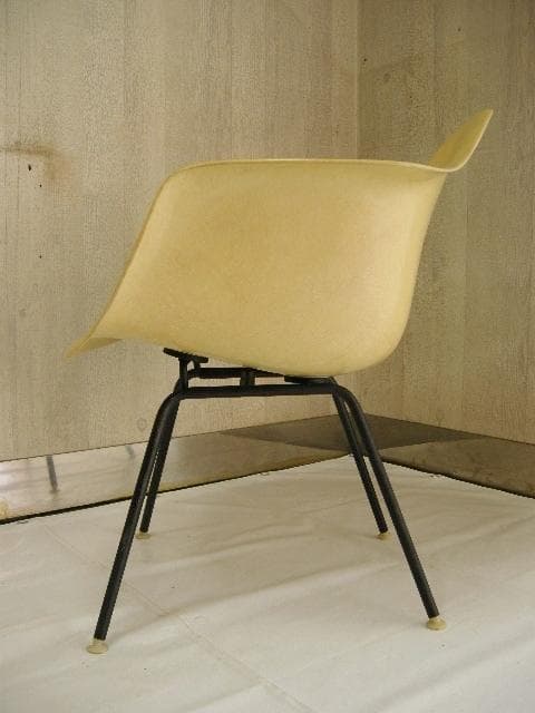 イームズ 　アームシェル　・　ビックマウント　ローベース