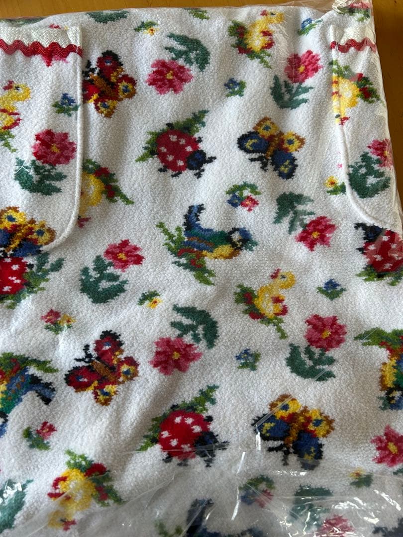 フェイラー ハイジ　エプロン新品未使用　タグ付