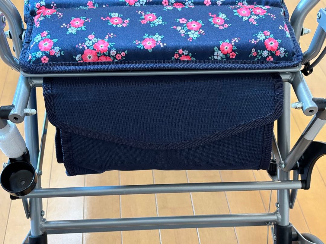 新品同様 シルバーカーデュオST 買い物カート 手押し車 花柄 折り畳み