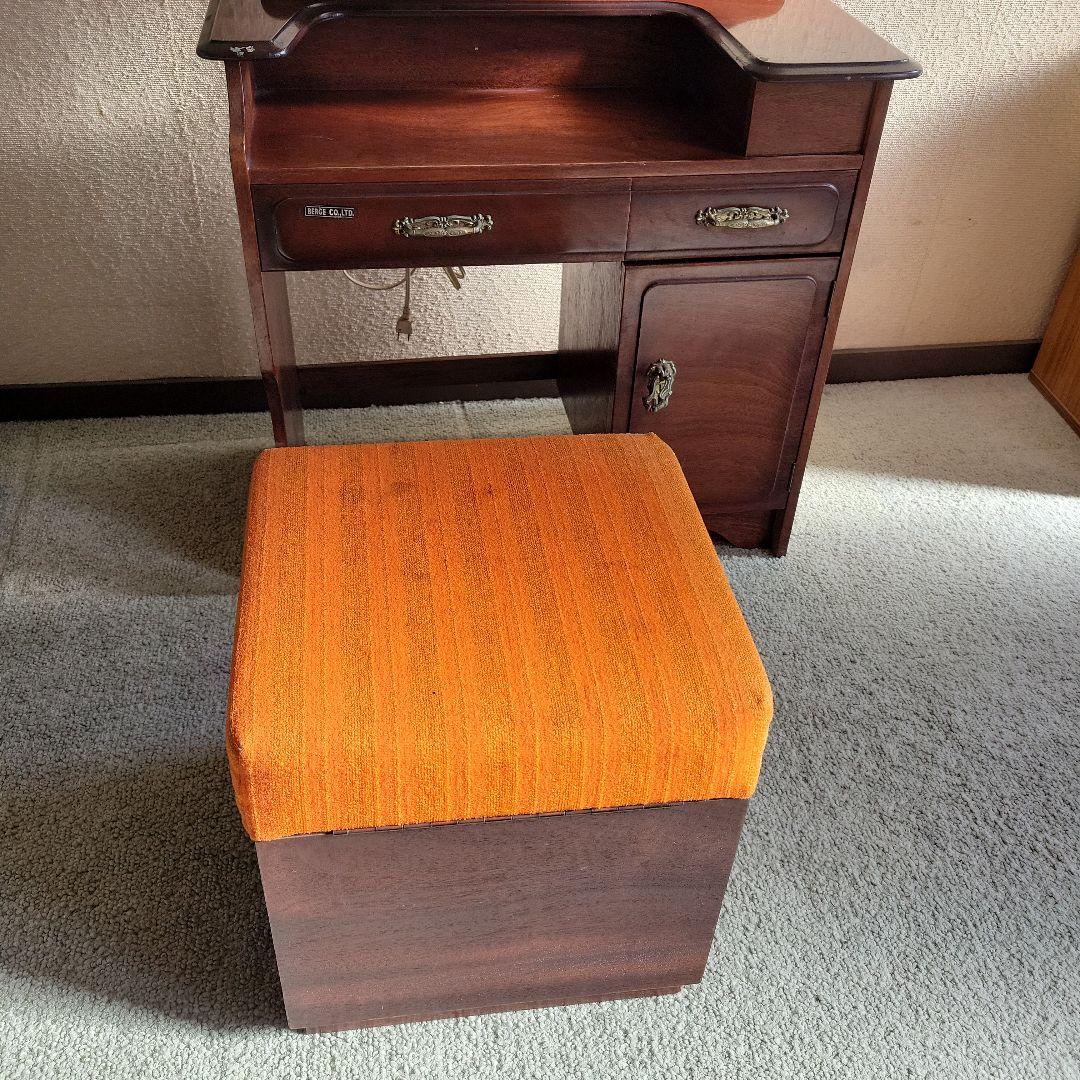 木製ドレッサー アーチ型鏡付き