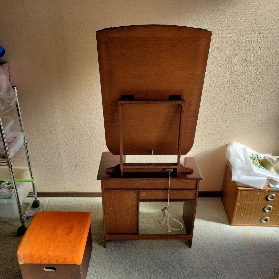 木製ドレッサー アーチ型鏡付き