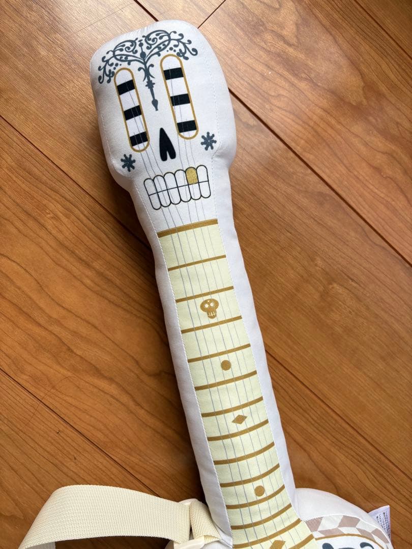 リメンバーミー ミゲル ギター クッション - メルカリ