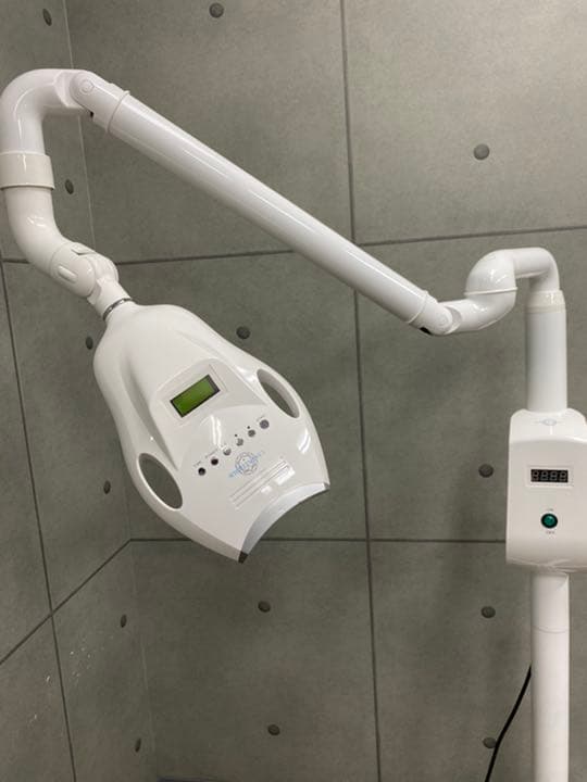 シャリオン社製ホワイトニング機器＋備品一式