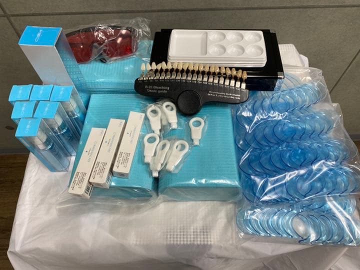 シャリオン社製ホワイトニング機器＋備品一式