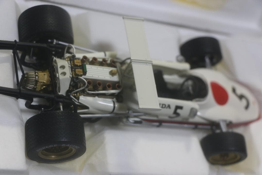 超貴重 エブロ ホンダF1 RA302 空冷エンジン 1/20 中古品