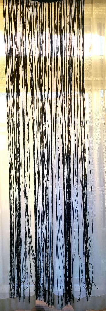 黒　ストリングカーテン