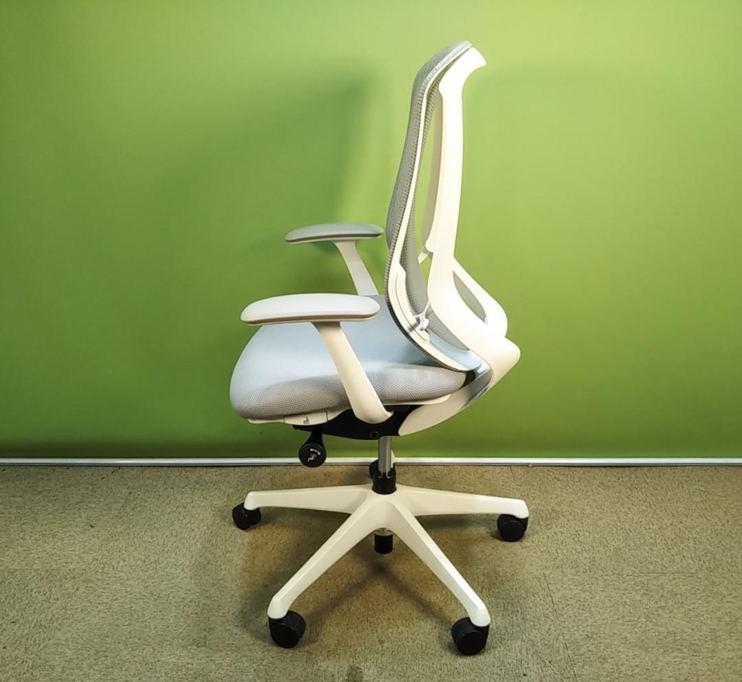 bl　オカムラ　シルフィーチェア　前傾機能　ハイバック　メッシュタイプ　中古