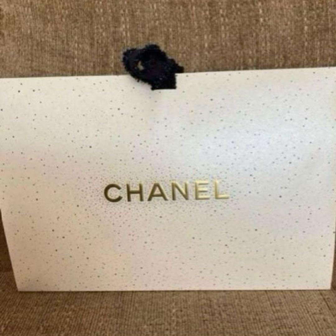 シャネル　ホリデー限定　リップアンドネイルケアセット　ラッピング済み