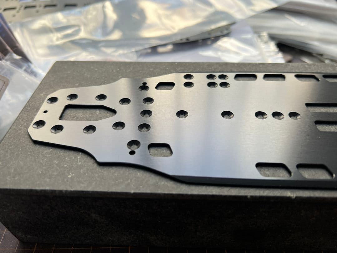 タミヤTRF421 1.5mm アルミシャーシ+ネジセット(3/18以降発送)