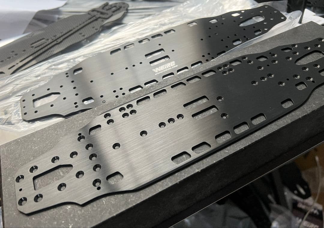 タミヤTRF421 1.5mm アルミシャーシ+ネジセット(3/18以降発送)