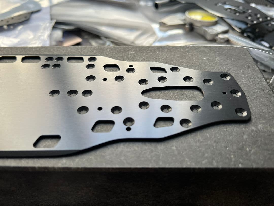 タミヤTRF421 1.5mm アルミシャーシ+ネジセット(3/18以降発送)