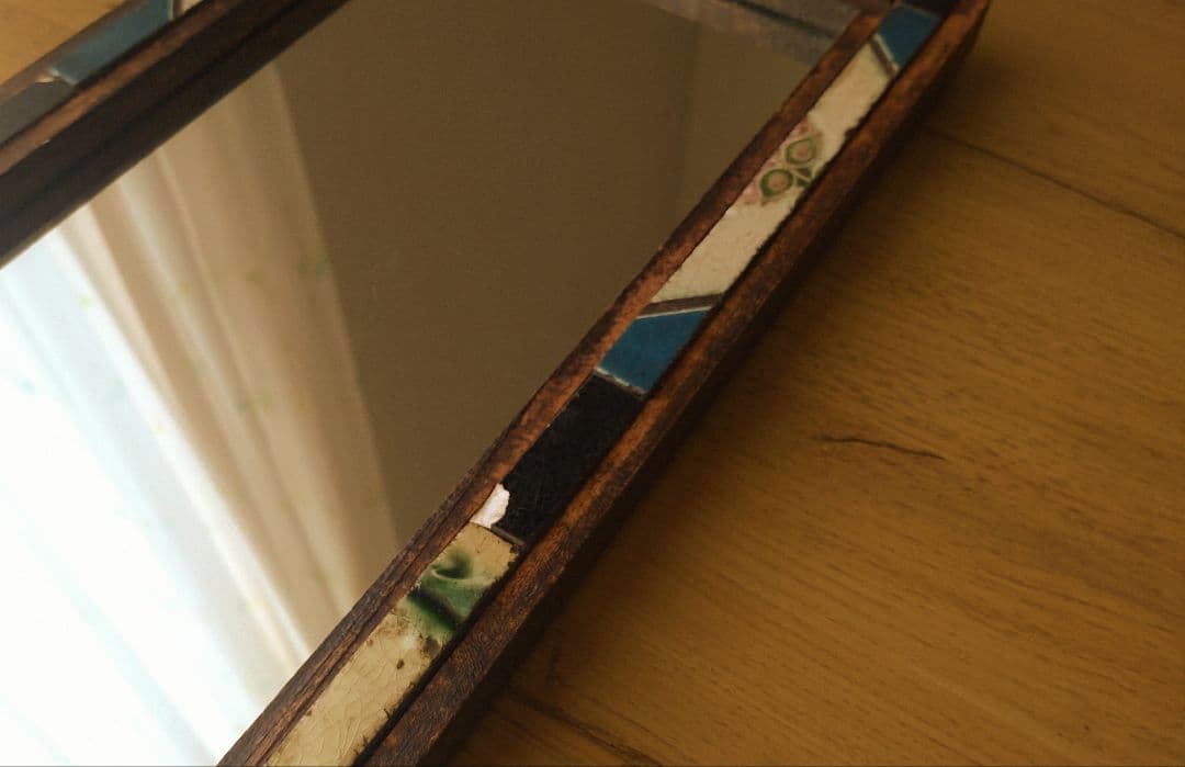 アンティーク　マジョリカタイルミラー　アンティークタイルの鏡　壁掛け鏡　レトロ