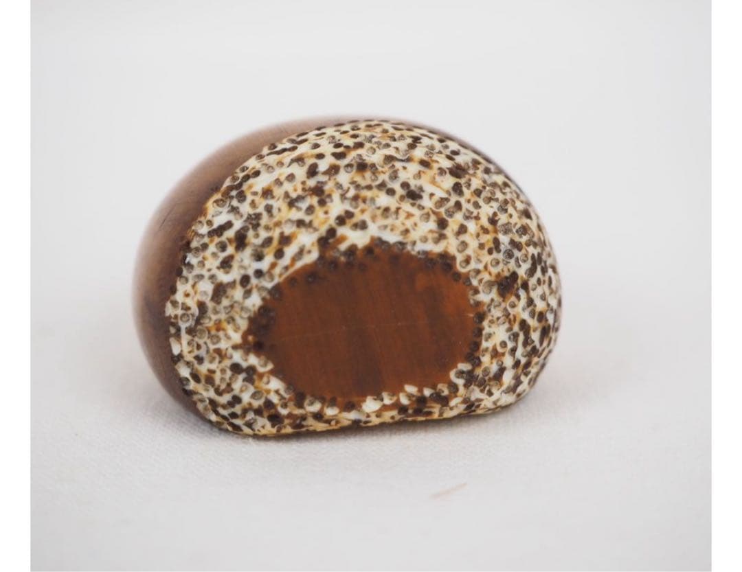 送料無料 時代物　栗根付　秀逸作