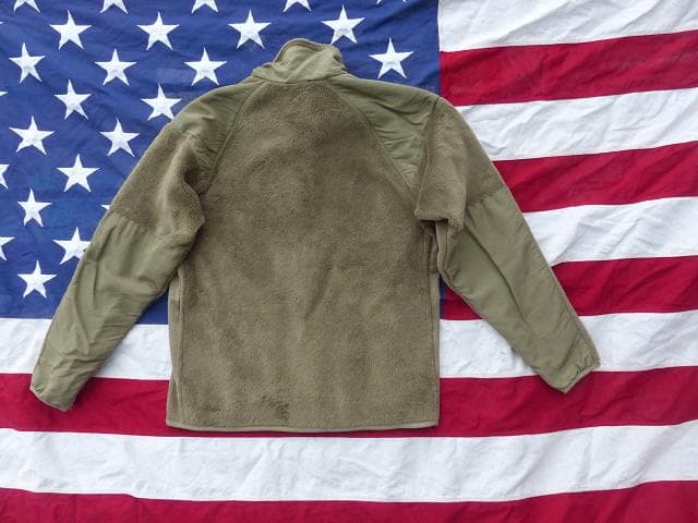 米軍実物　ポーラテックフリースジャケット　S-R　コヨーテ ECWCS　134