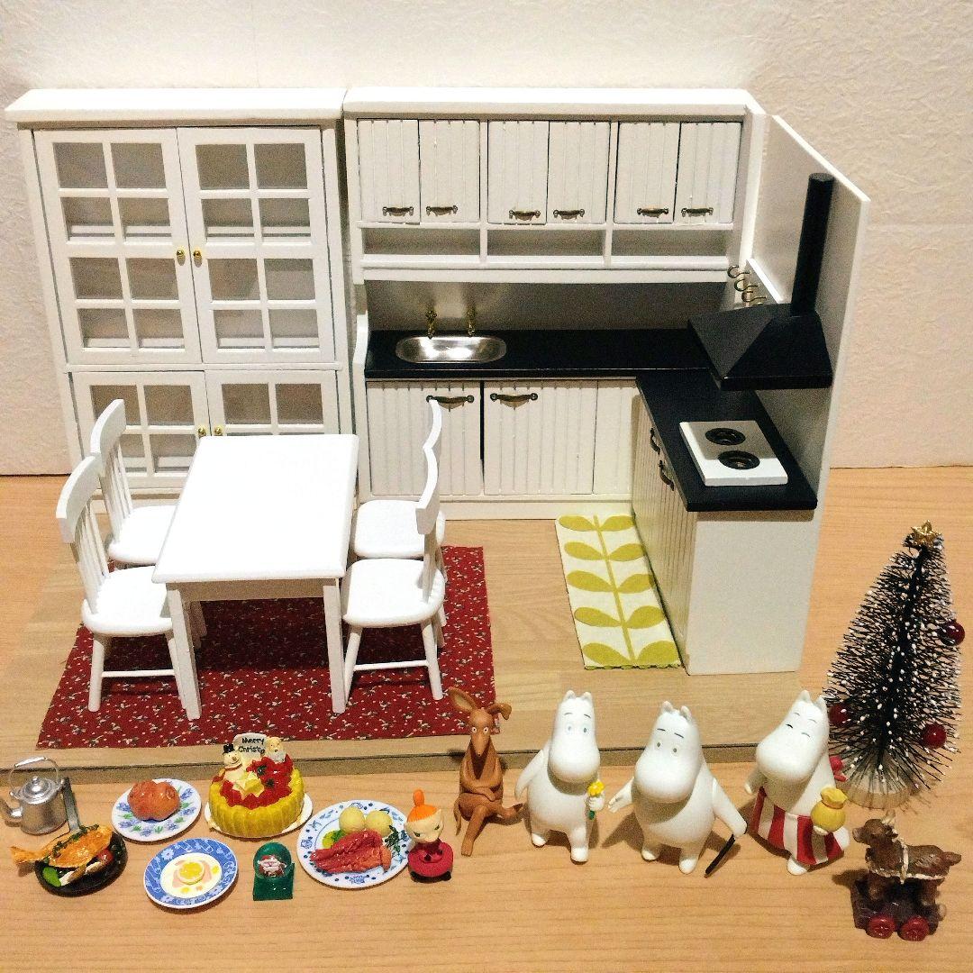 ムーミンフィギュア＆木製家具（白）＆豪華おまけ付きクリスマスミニチュアセット