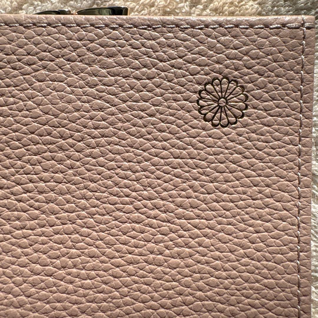 新品未使用】皇居財布 二つ折り がま口 ピンクベージュ - メルカリ