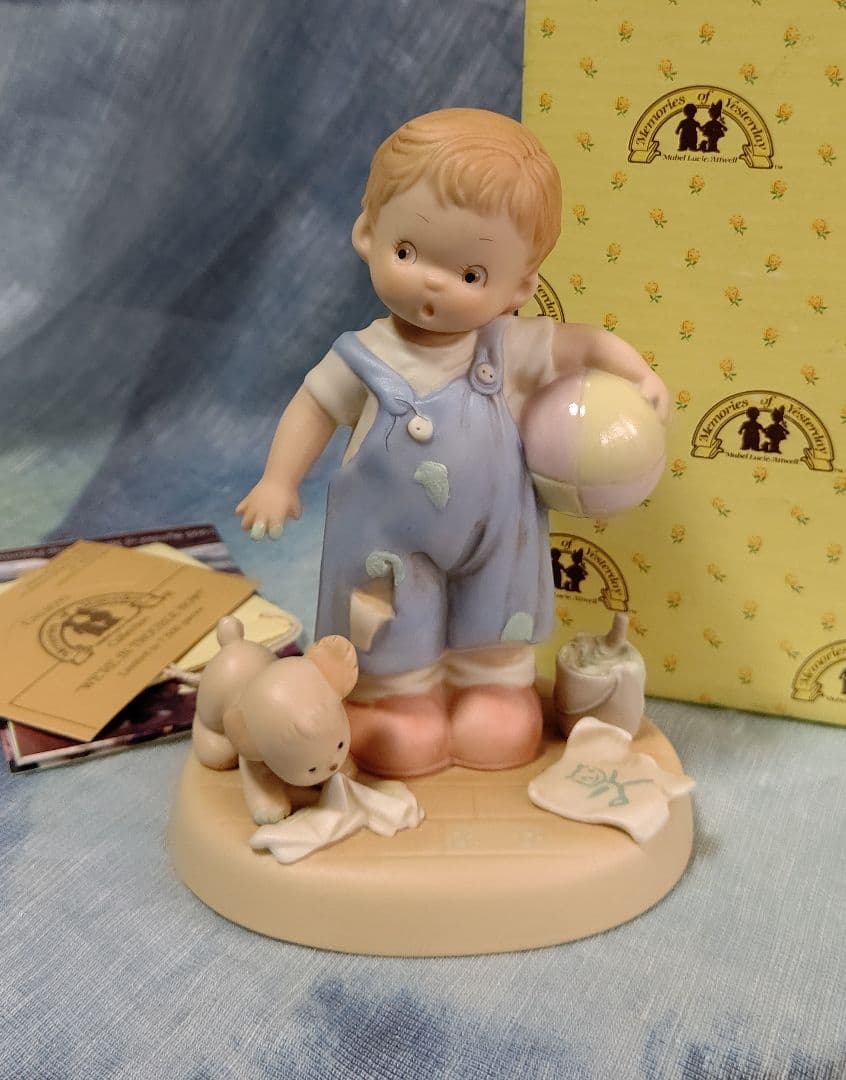 マーベルルーシアトウェル \" 僕たちに今問題が発生中！\"超レア 陶器人形