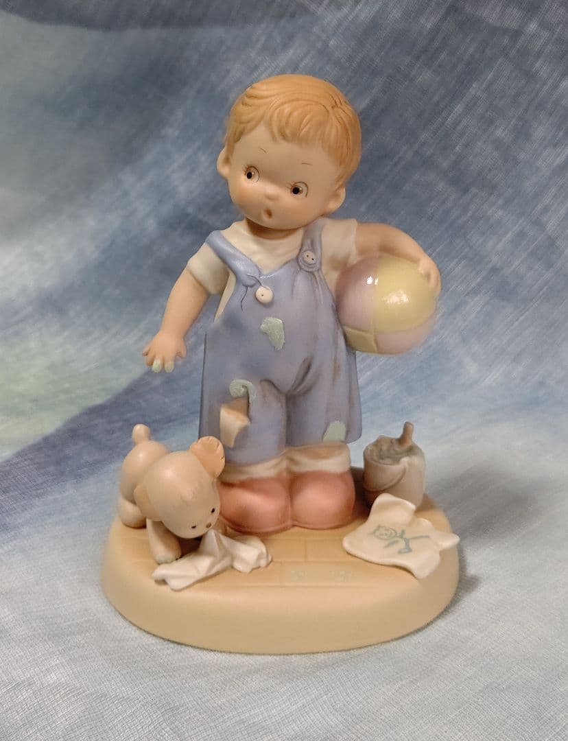 マーベルルーシアトウェル \" 僕たちに今問題が発生中！\"超レア 陶器人形