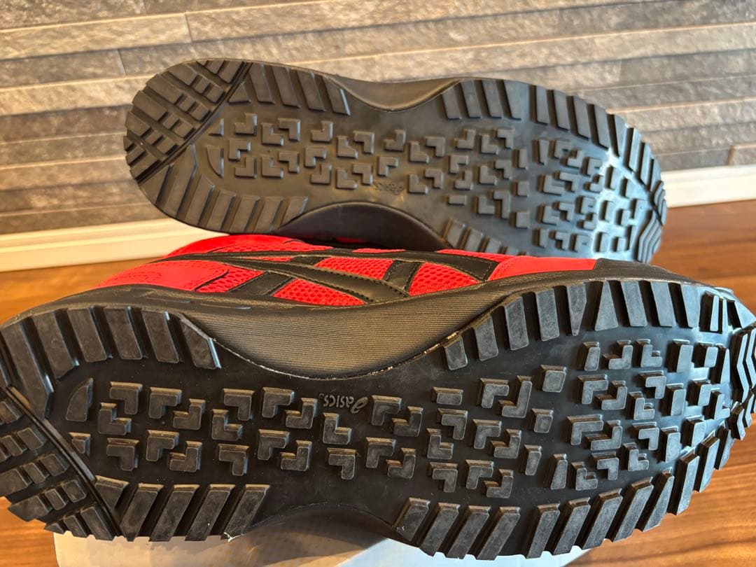 新品！asics 赤 ハイカット安全靴 ベルクロ　27.5