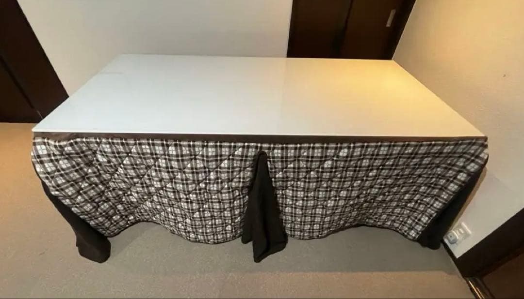 TORSBY テーブル ハイグロス ホワイト クロムメッキ 180×85 コタツ