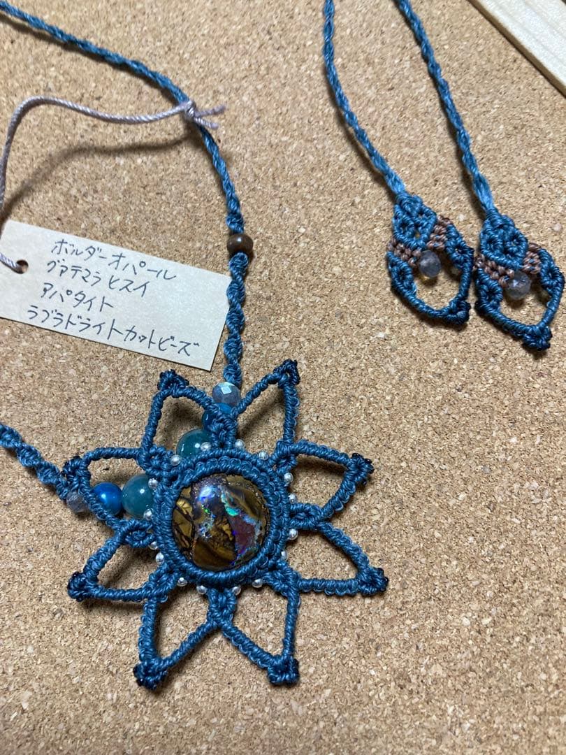 マクラメ編み　ボルダーオパール　フラワータイプネックレス
