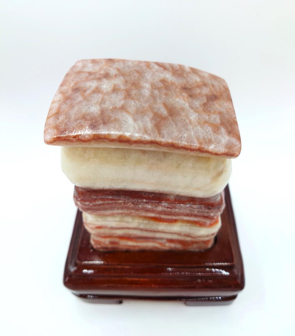 家宝！天然パワーストーン【台座付き】1.5Kg　肉形石、猪肉石、豚肉石、肉石