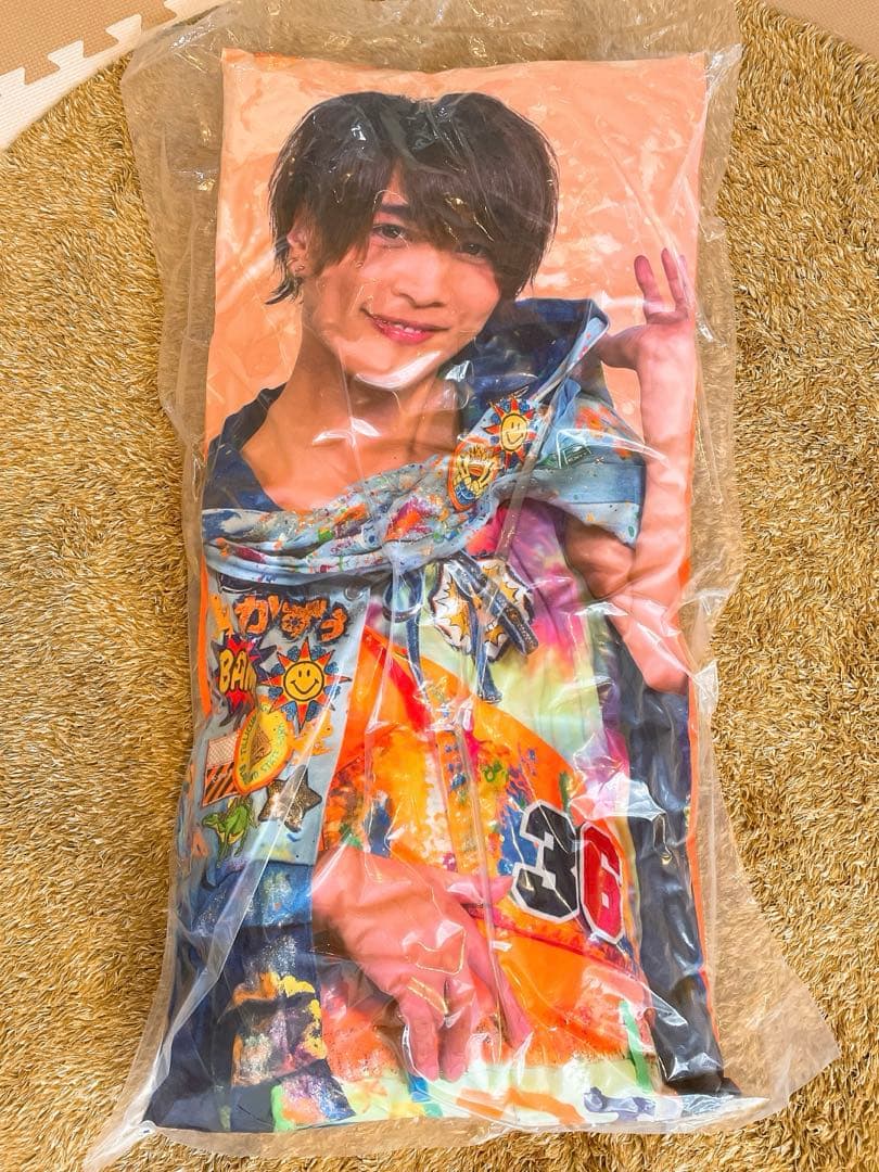 リアルピース かずぅ ロング枕 - メルカリ