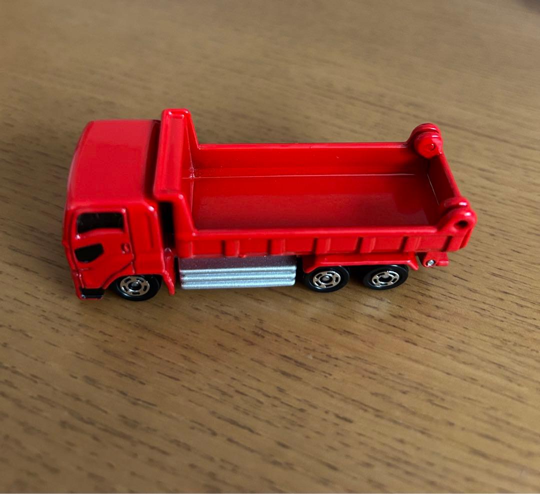 非売品】トミカ いすゞ ギガダンプカー赤 - メルカリ