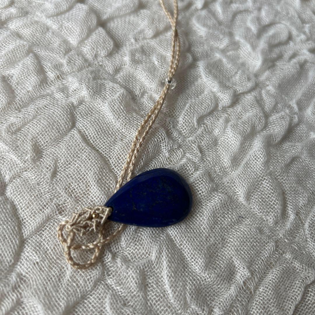 ラピスラズリ　マクラメ編みペンダント　絹糸　水晶