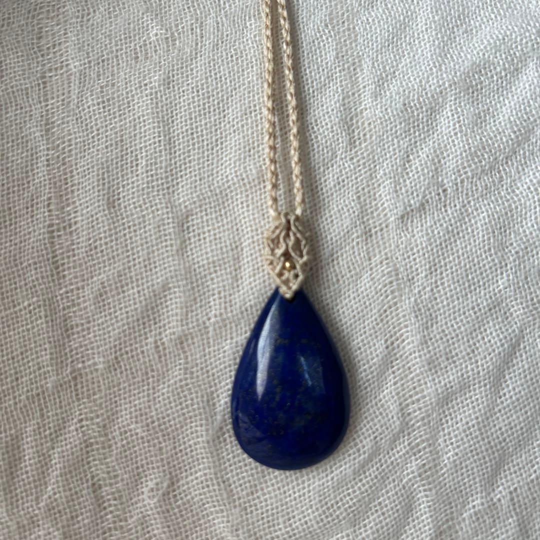 ラピスラズリ　マクラメ編みペンダント　絹糸　水晶
