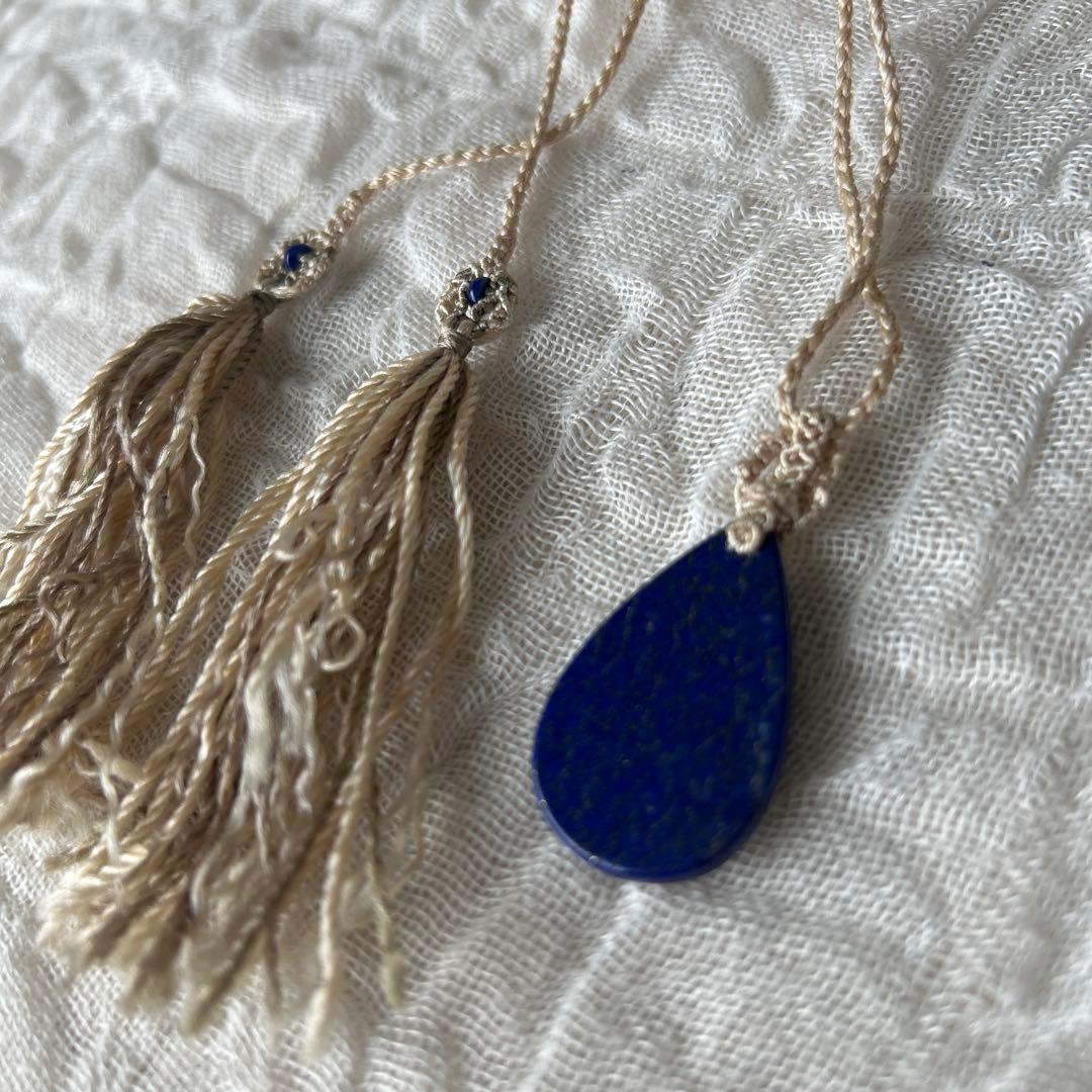 ラピスラズリ　マクラメ編みペンダント　絹糸　水晶