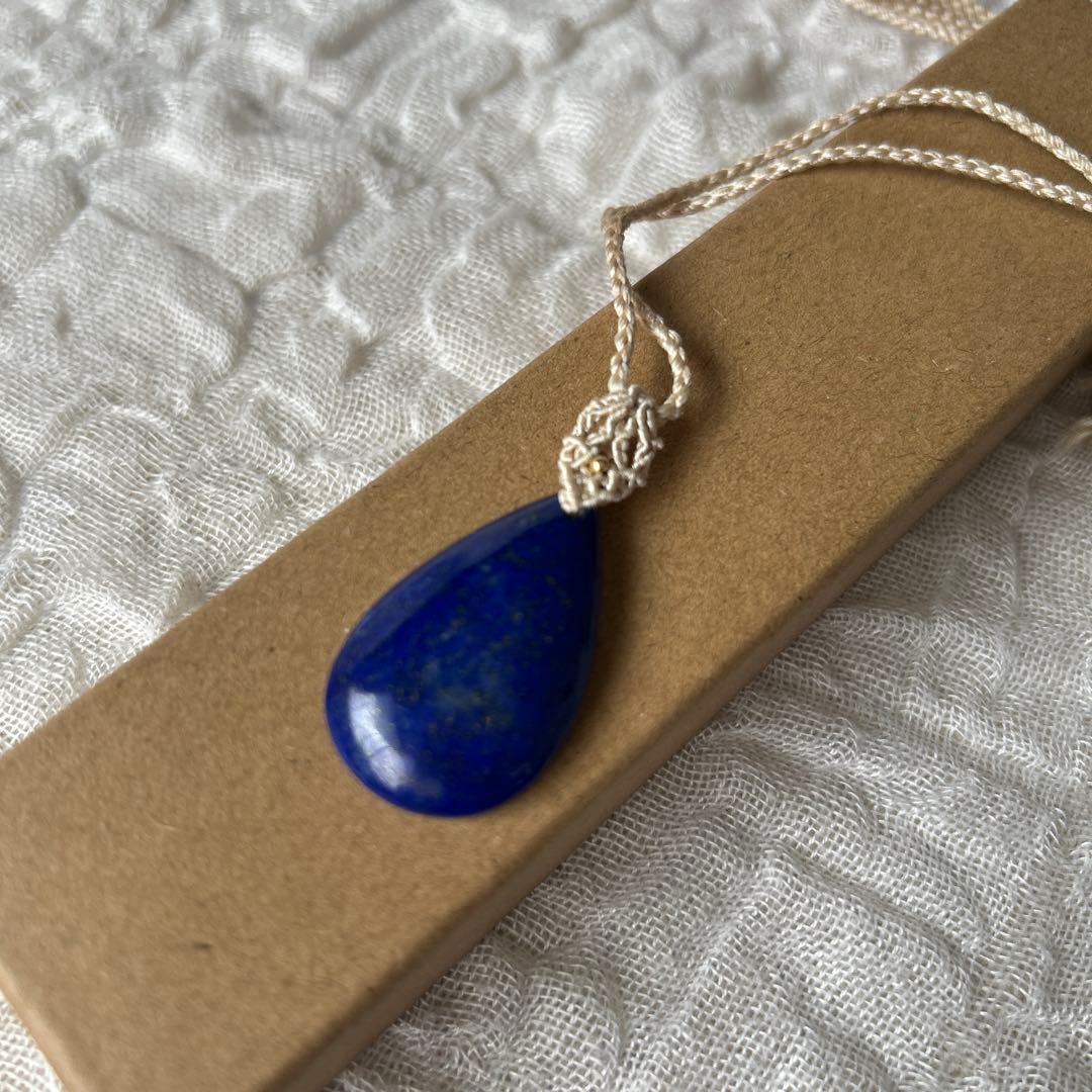 ラピスラズリ　マクラメ編みペンダント　絹糸　水晶