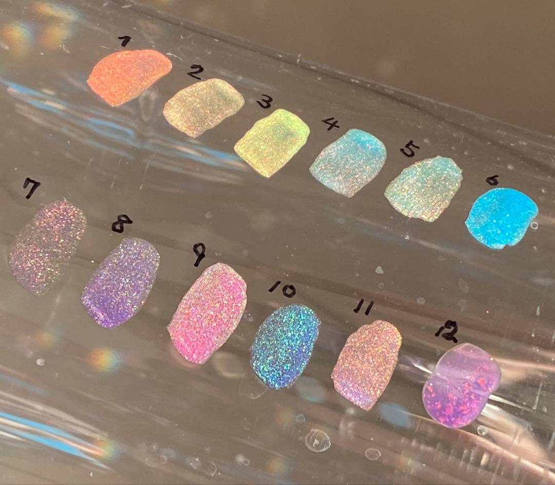 【値下げ中】ネイルポリッシュ12本セット　偏光カラー　海外ネイル　まとめ売り